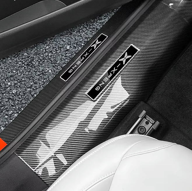 Carbon-Optik Einstiegsleisten für XPENG G6